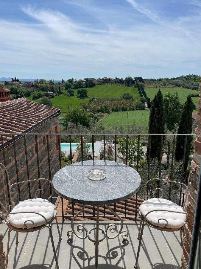 Borgo 69 Villas & Suites Фояно-делла-К'яна Екстер'єр фото